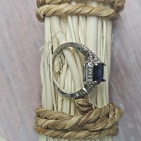 NEW SILVER PLATED PRINCESS CUT BLUE ZIRCON FASHION RING - Picture 4 of 9